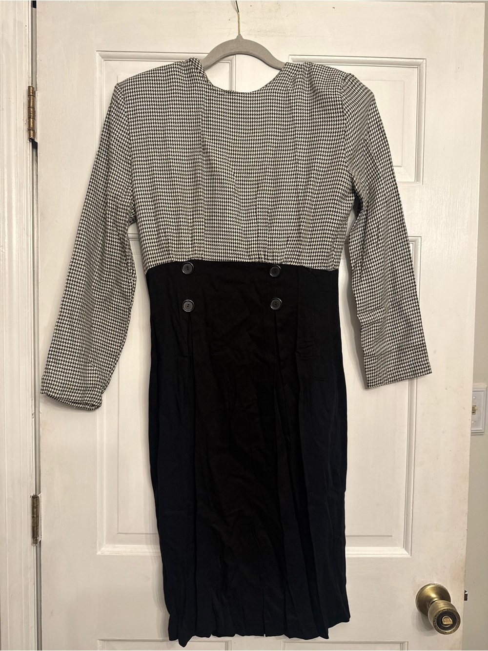 Black and White Two-Tone Long Sleeve Sheath Dress